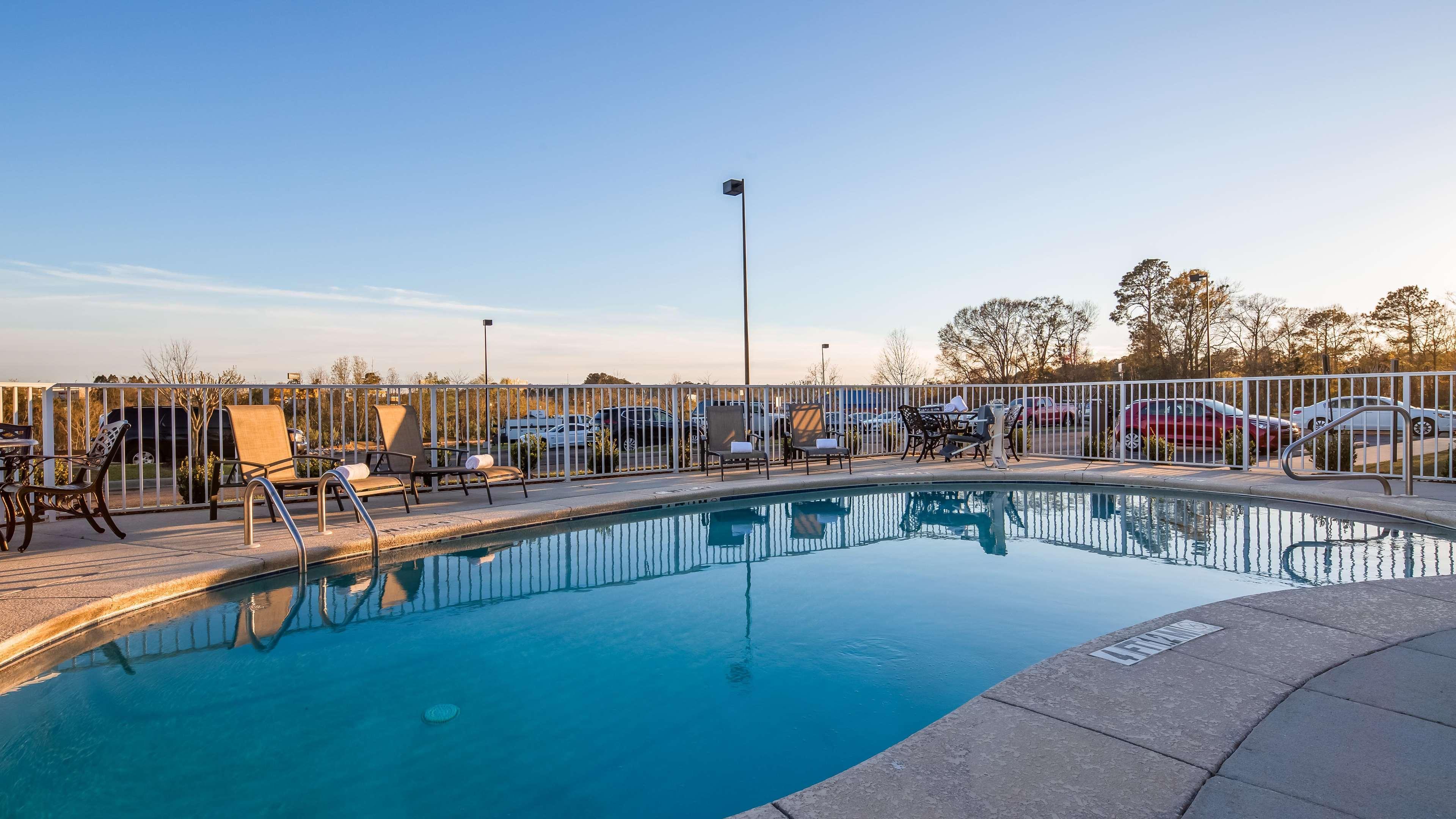 Best Western Dothan Inn & Suites Extérieur photo